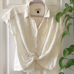 Linen style short sleeve button down